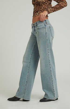 Zoe Low Rise Girlfriend Jeans Medium Indigo Tint image number 4
