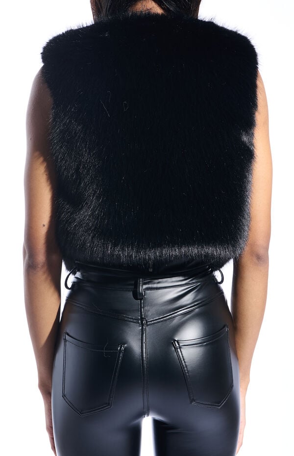 AZALEA WANG Meela Black Faux Fur Vest