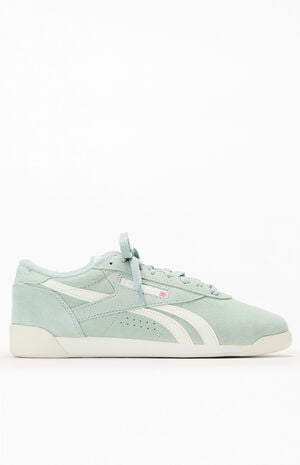 Women's Green Freestyle Lo Sneakers image number 1
