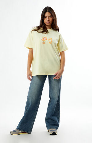 Care Bears x Strawberry Shortcake Offer Kindness Oversized T-Shirt image number 4