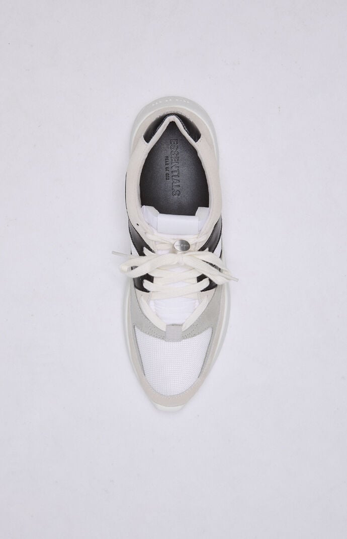 【FOG - FEAR OF GOD】ESSENTIALS DISTANCE RUNNER SNEAKER Fear of God Essentials Distance Runner Grey Men's