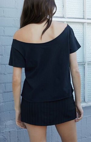 Ashlyn Chill Since UK Off-The-Shoulder T-Shirt image number 4