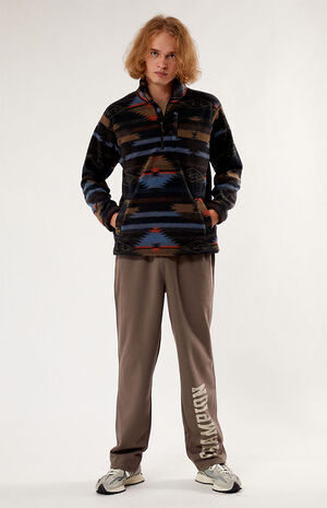 Boundary Half-Zip Mock Neck Sweatshirt image number 4