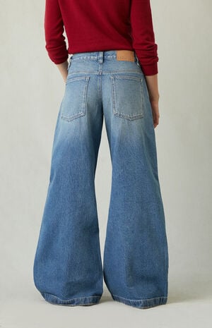 Sloane Low Rise Ultra Baggy Jeans Medium Blue image number 4