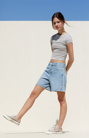 Light Indigo Snap Button High Waisted Relaxed Denim Shorts image number 4