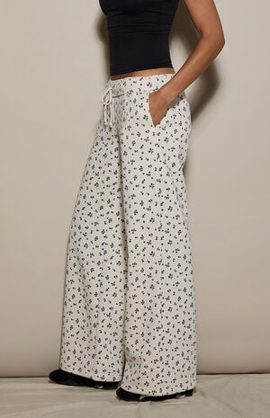 Ditzy Floral Baggy Sweatpants image number 3