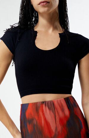 Seamless Notched T-Shirt image number 2