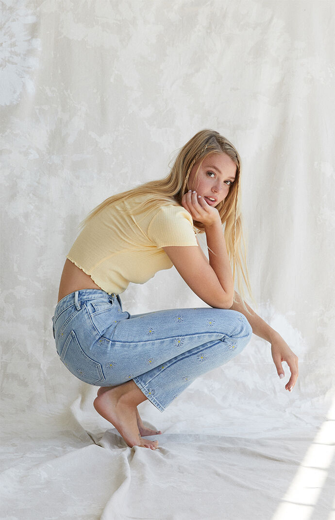 Daisy Embroidered Mom Jeans