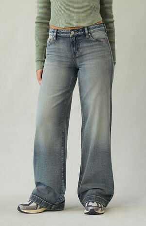 Casey Low Rise Baggy Jeans Light Blue Wash image number 2