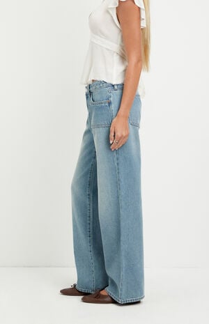 Zoe Low Rise Girlfriend Jeans Exposed Pocket Medium Blue image number 3