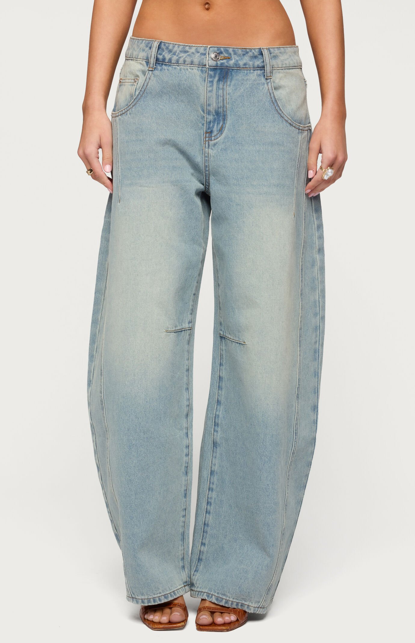 Edikted Ilara Low Rise Barel Jeans