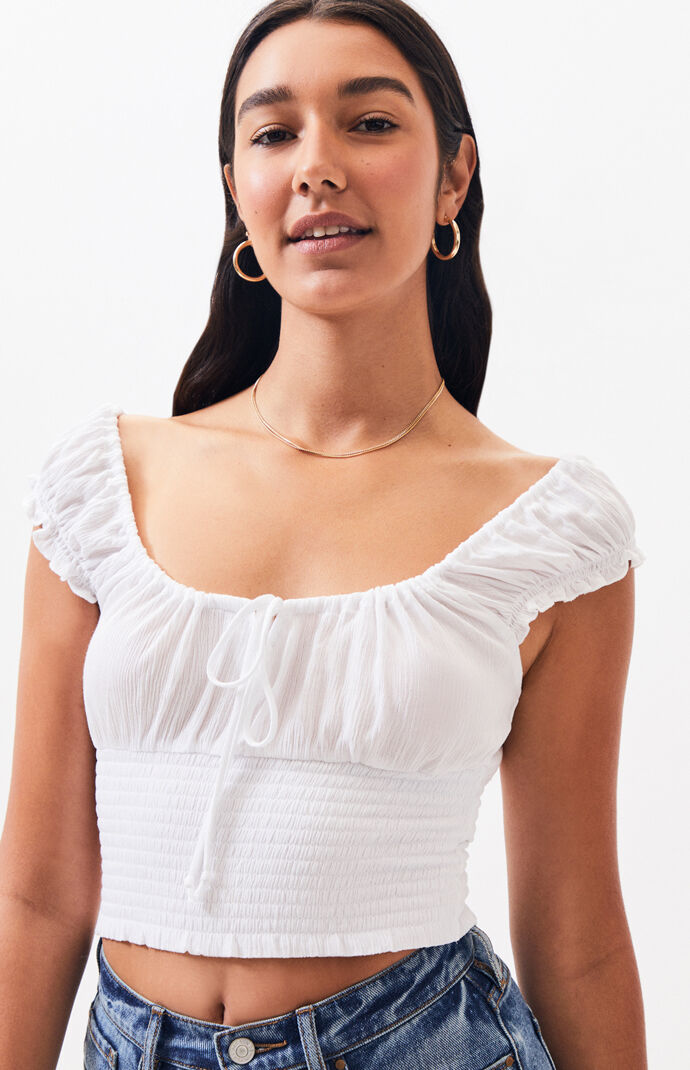 white keyhole top