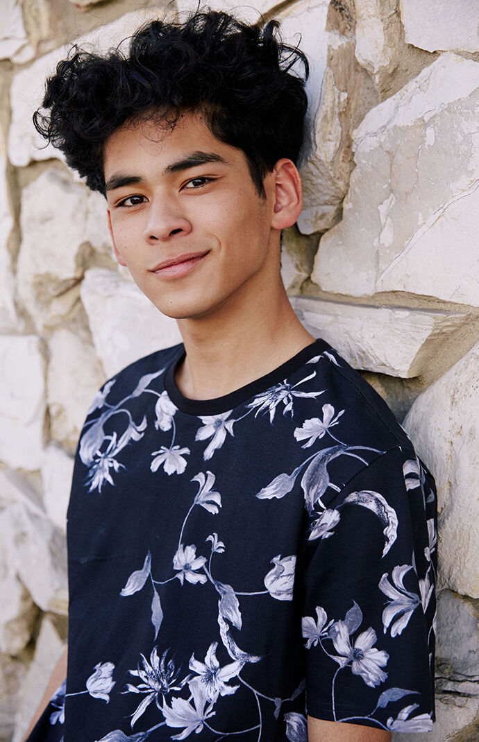 Glan Floral Scallop T- Shirt