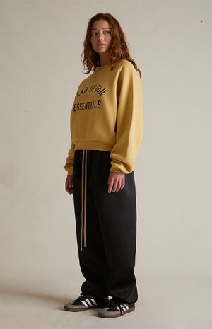 Women's Amber Fleece Cropped Crew Neck Sweatshirt image number 6