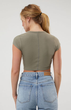 Queen Cropped T-Shirt Queen Cropped T-Shirt image number 4