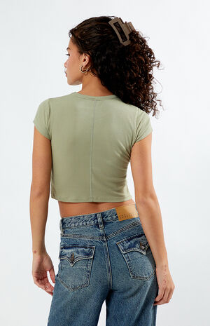 Queen Cropped T-Shirt image number 4