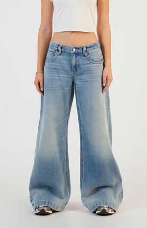 Sloane Low Rise Ultra Baggy Jeans Light Indigo image number 2