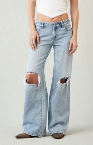 Casey Ripped Knee Low Rise Baggy Jeans Light Indigo