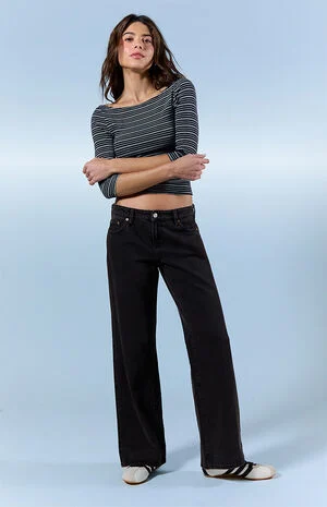 Zoe Low Rise Girlfriend Jeans Black image number 1