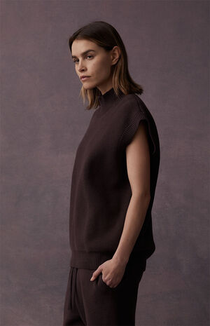 Women's Plum Mock Neck Vest image number 3