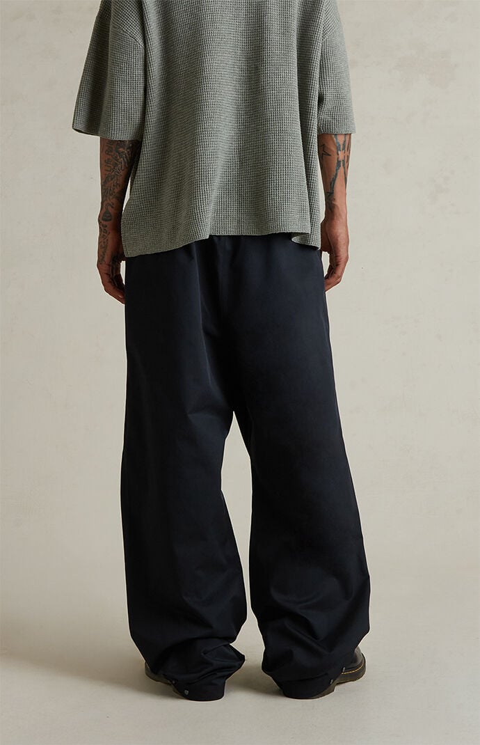 パンツ ESSENTIALS RELAXED TROUSER / JET BLK Fear of God Essentials Jet Black Relaxed Trousers | PacSun