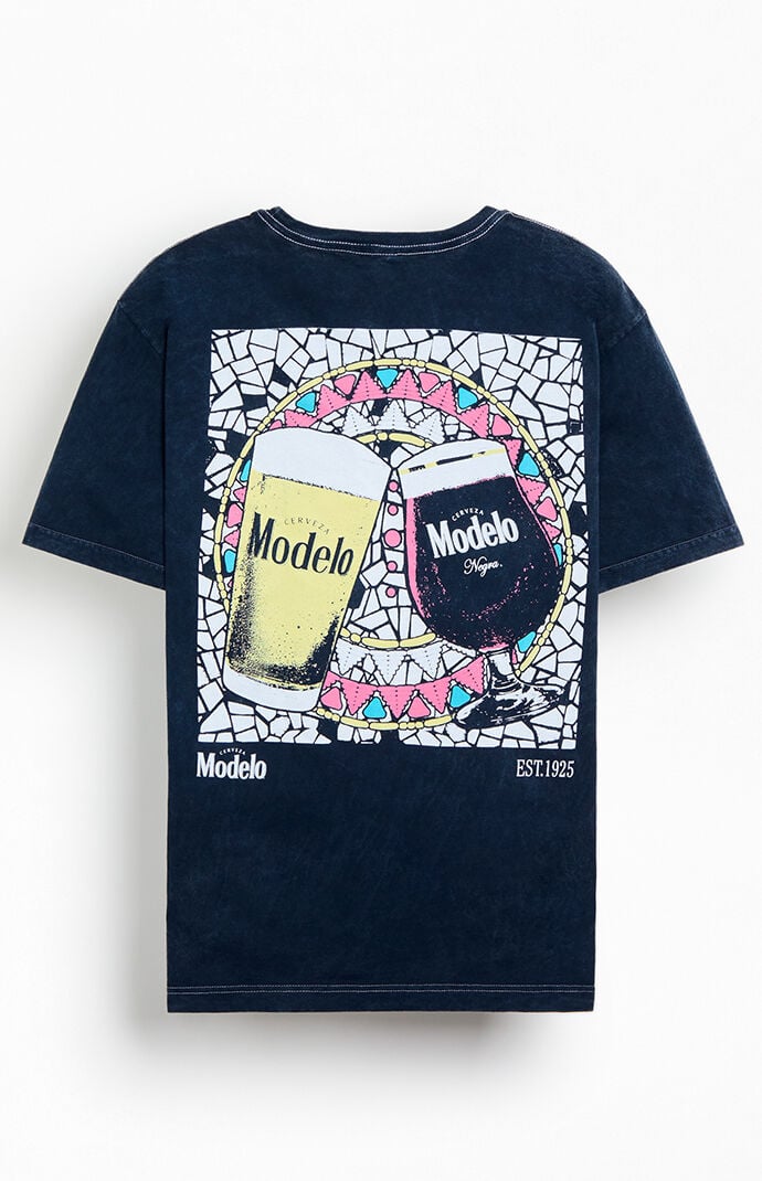 Modelo Cheers T-Shirt