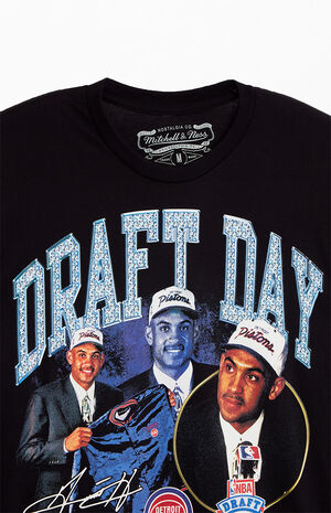 Draft Day Detroit Pistons Grant Hill Concert T-Shirt image number 2