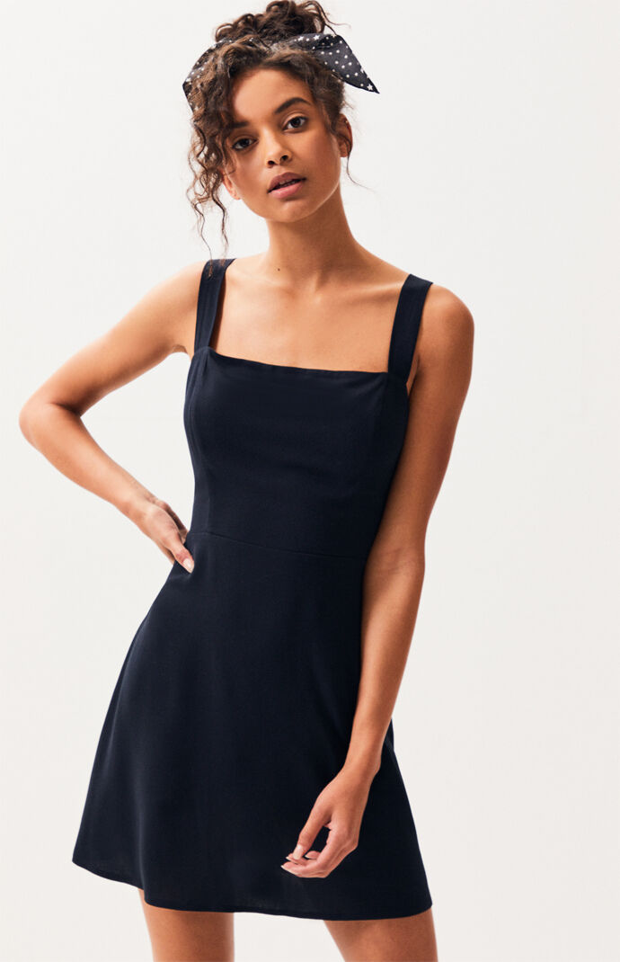 tie back black dress