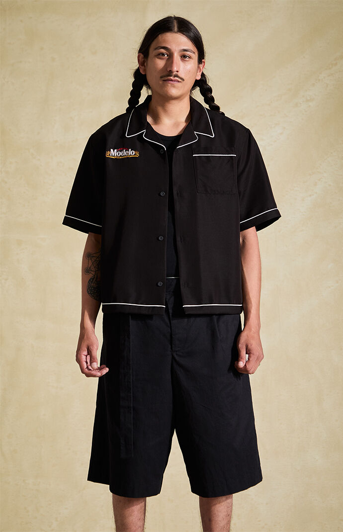 Modelo Piping Logo Camp Shirt