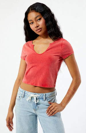 Sculpting Notched T-Shirt image number 3