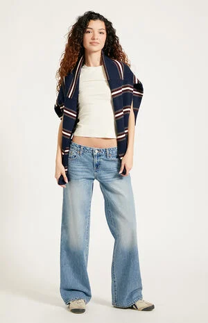 Zoe Low Rise Girlfriend Jeans Medium Blue Wash image number 1