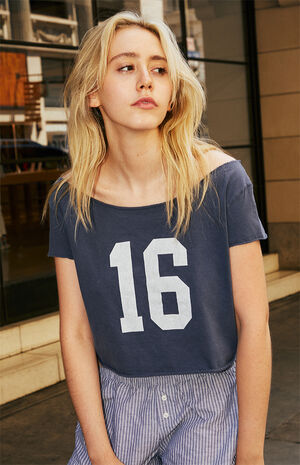 16 Hailie Off-The-Shoulder Top image number 1