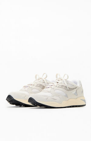 Grid Shadow 2 Cream Essential Shoes image number 2