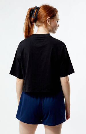 Classics Archive Essentials Big Logo Cropped T-Shirt image number 3
