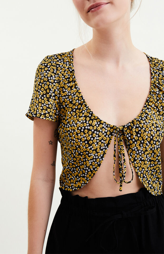 Daisy Tie Front Top