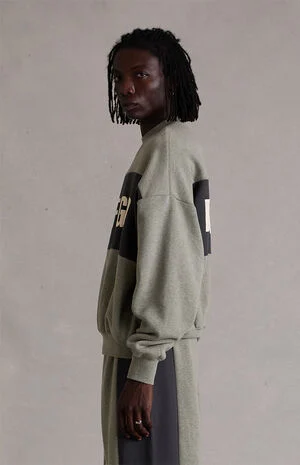 Seal Paneled Cropped Relaxed Crew Neck Sweatshirt image number 3