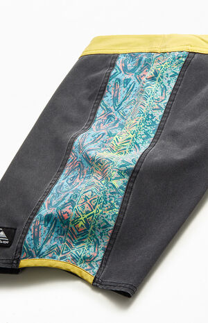 Surfsilk Arch 18" Boardshorts image number 4
