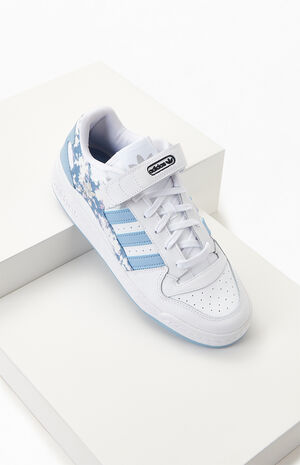 Women's White & Blue Forum Low Sneakers image number 1