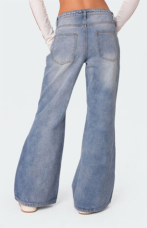 Low Rise Wide Leg Jeans image number 4