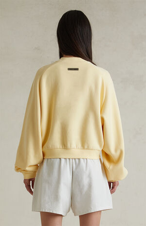 Women's Garden Yellow Fleece Cropped Crew Neck Sweatshirt image number 4
