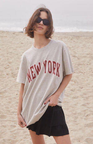 Penelope Red New York Oversized T-Shirt image number 1