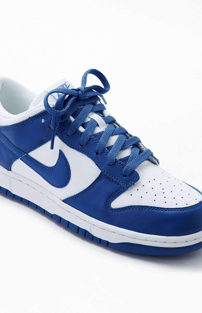 Nike hot sale dunk kentucky