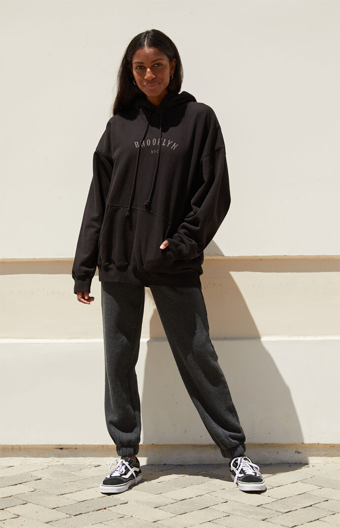 shirts to wear with grey sweatpants