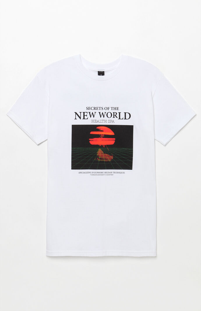 10Deep serves up a dose of their NYC-inspired street style with the Sound & New World T-Shirt. This rad tee has a crew neck, short sleeves, and custom graphics on the front and back. Solid color tee 10Deep graphics Crew neck Short sleeves Machine washable