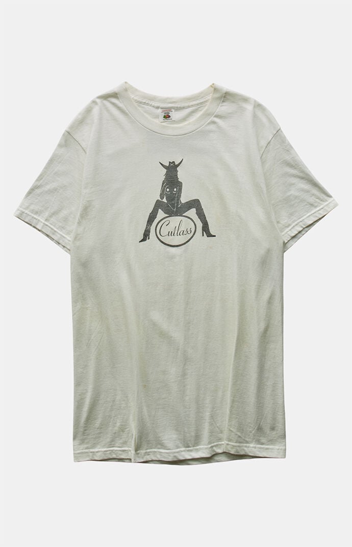 PS VINTAGE 2000s Cutlass Graphic T-Shirt