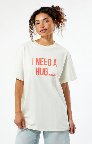 The Hug T-Shirt image number 3