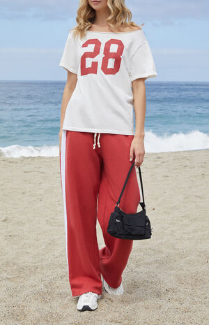 Robyn 28 Off-The-Shoulder T-Shirt image number 4