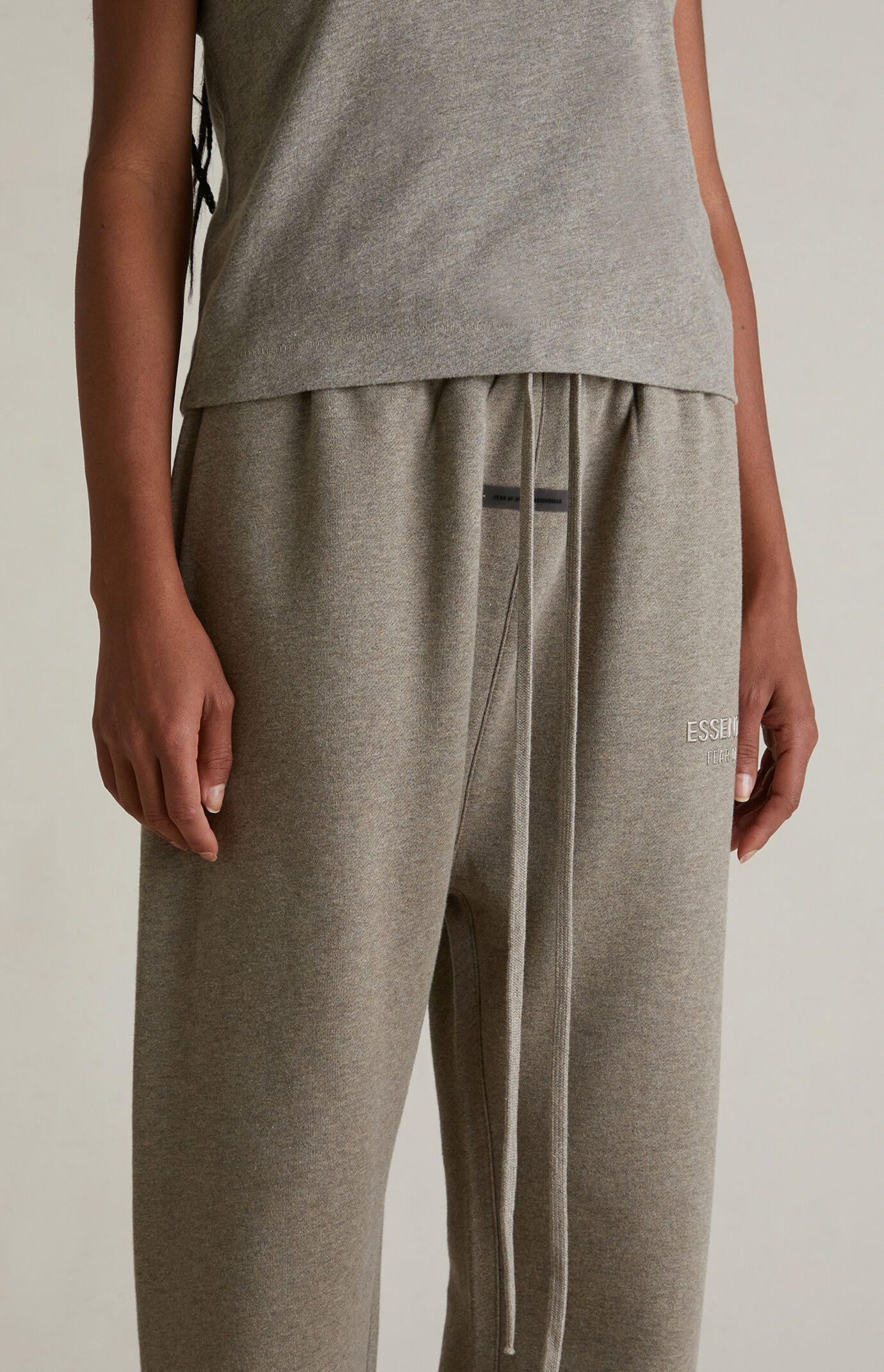 パンツ FEAR OF GOD Women Straight Pants 130SP255443FW HOMESTEAD GRE Fear of God Essentials Women's Homestead Heather Relaxed