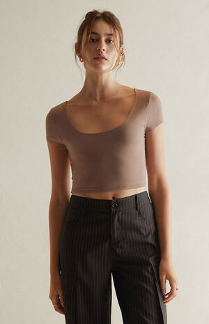 Sculpting Hazel Fitted Scoop T-Shirt image number 4