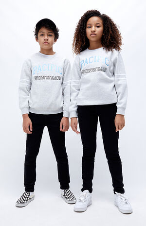 Black Pull-On Skinny Jeans image number 4